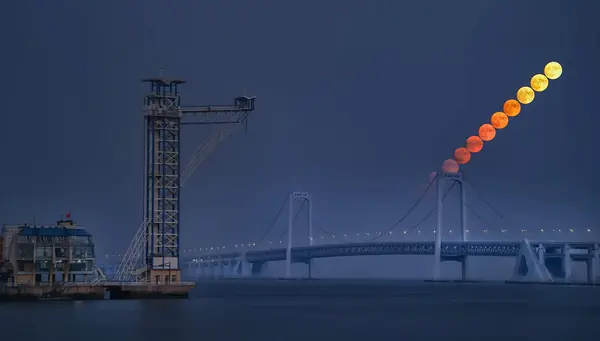 ماه در شب - هاوهان سان 